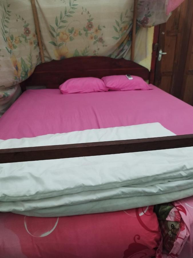 Agus Family Homestay Labuan Bajo Luaran gambar
