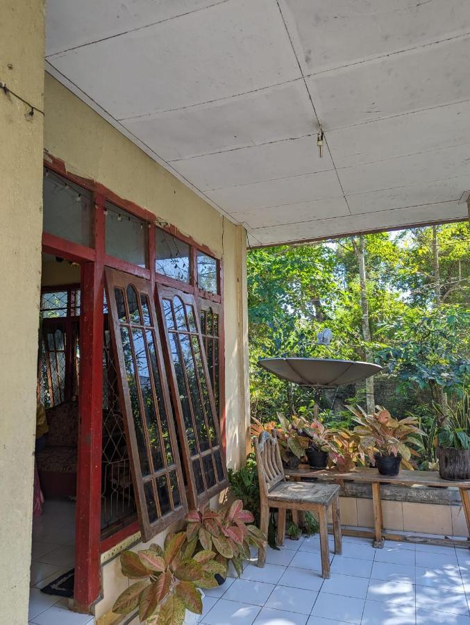 Agus Family Homestay Labuan Bajo Luaran gambar